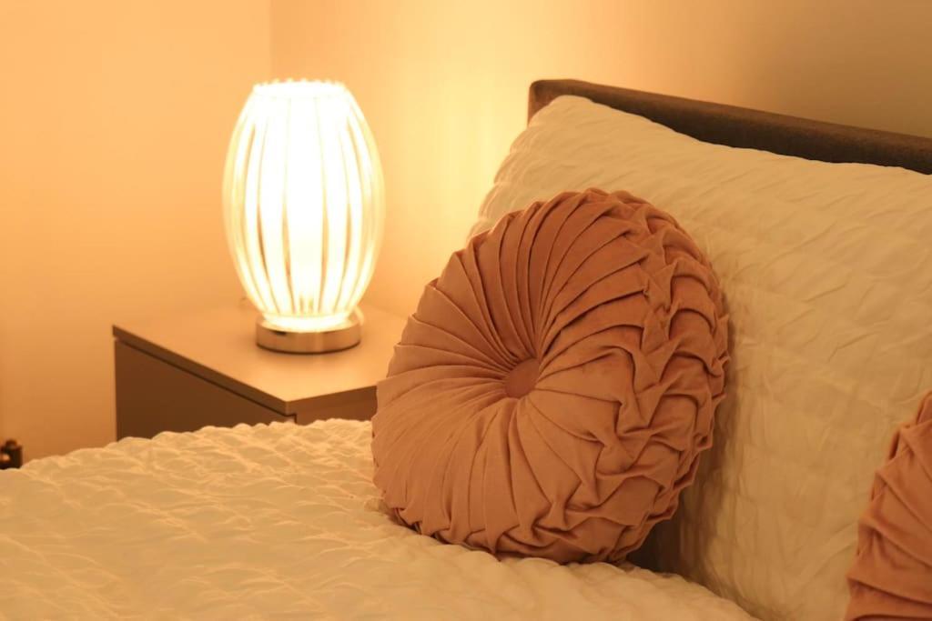 Charming 3 Bedroom Property Free Wifi & Parking Λιντς Εξωτερικό φωτογραφία